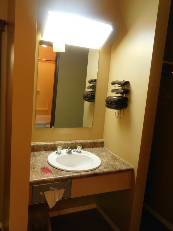 Arrowhead Motor Inn Wynyard Екстер'єр фото